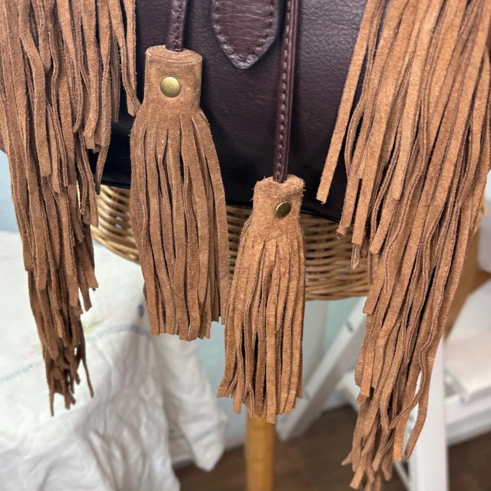 Frye Clara Fringed Brown Suede Shoulder Bag - Picture 3 of 10